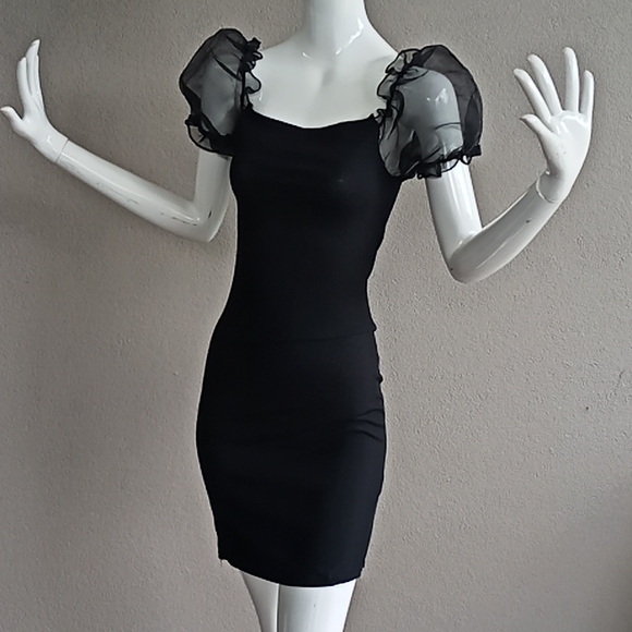 PrettyLittleThing Dresses & Skirts - Pretty Little Thing little black dress with puff sheer arms size 8